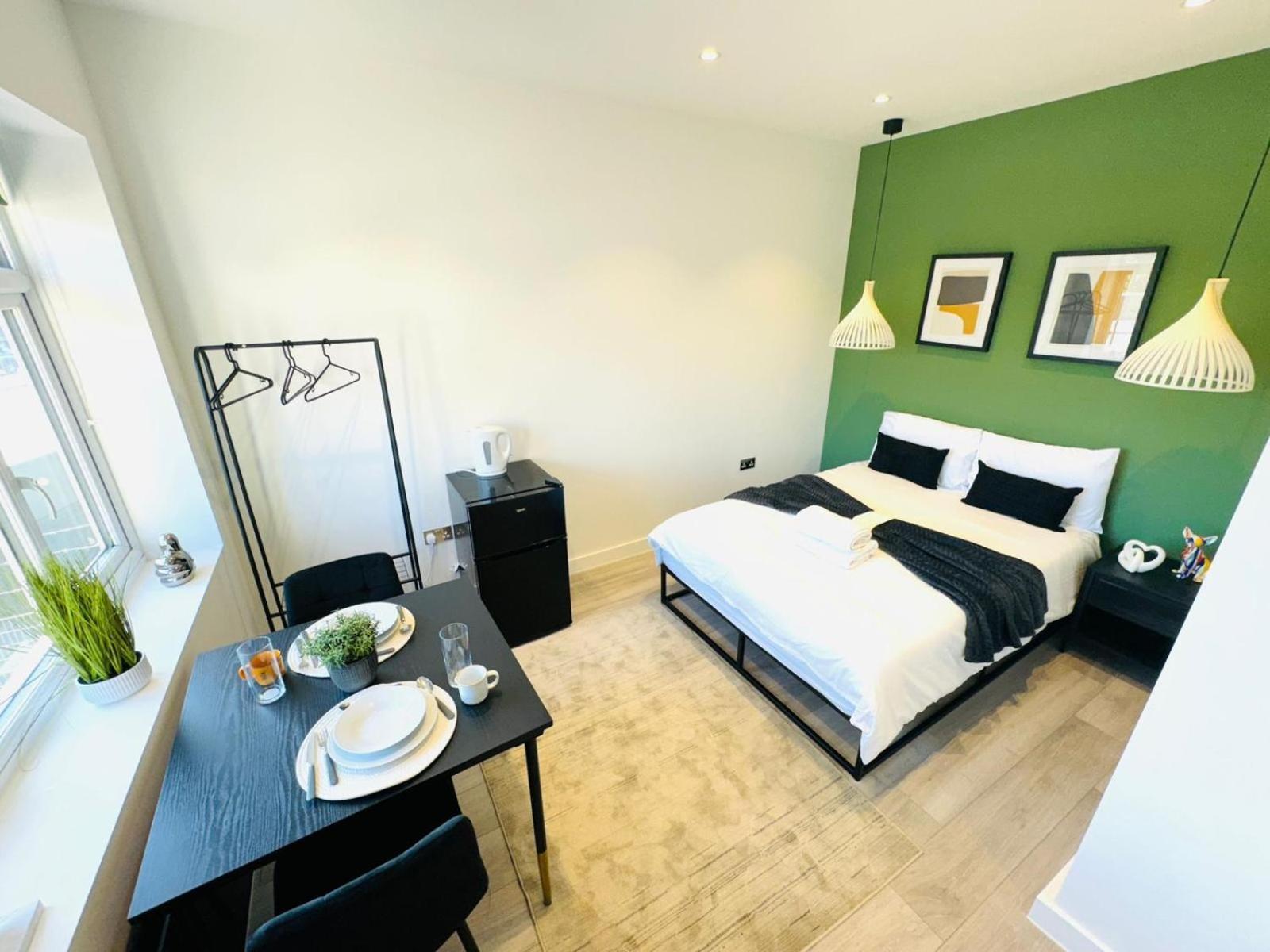 Gasthof Center Next To Westfield Shopping & Attractions London